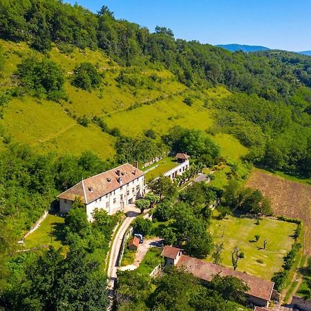 Jolie Cabane Avec Jacuzzi Pour Les Amoureux De La Nature Tullins Ngoại thất bức ảnh